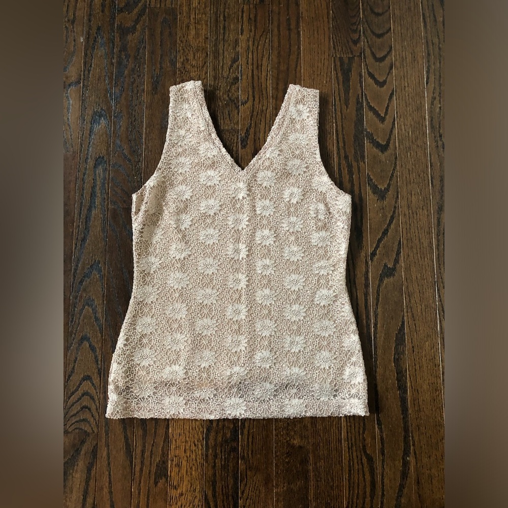 Banana Republic Women’s 2 Petite Shimmery Champagne Gold V-Neck Sleeveless Top